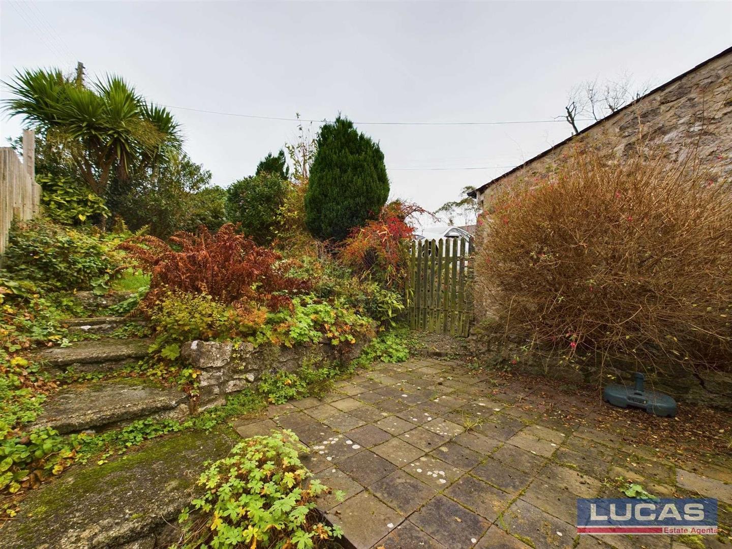 Parc Terrace, Llangoed